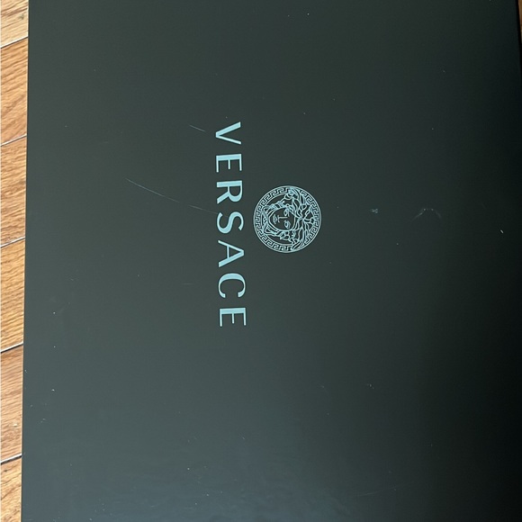 NEW Versace Medusa Aveitas pump - Picture 9 of 9